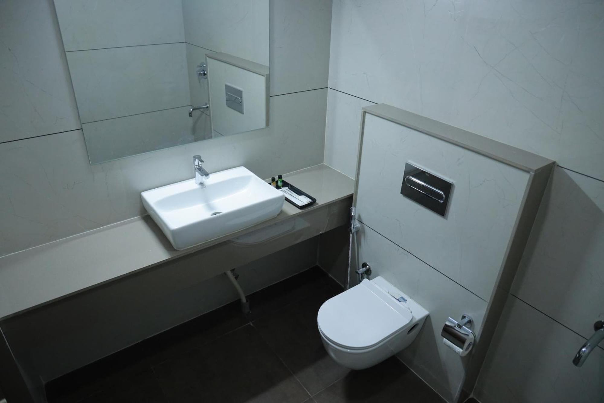 Silverkey Hotel Yelahanka Bangalore Dış mekan fotoğraf