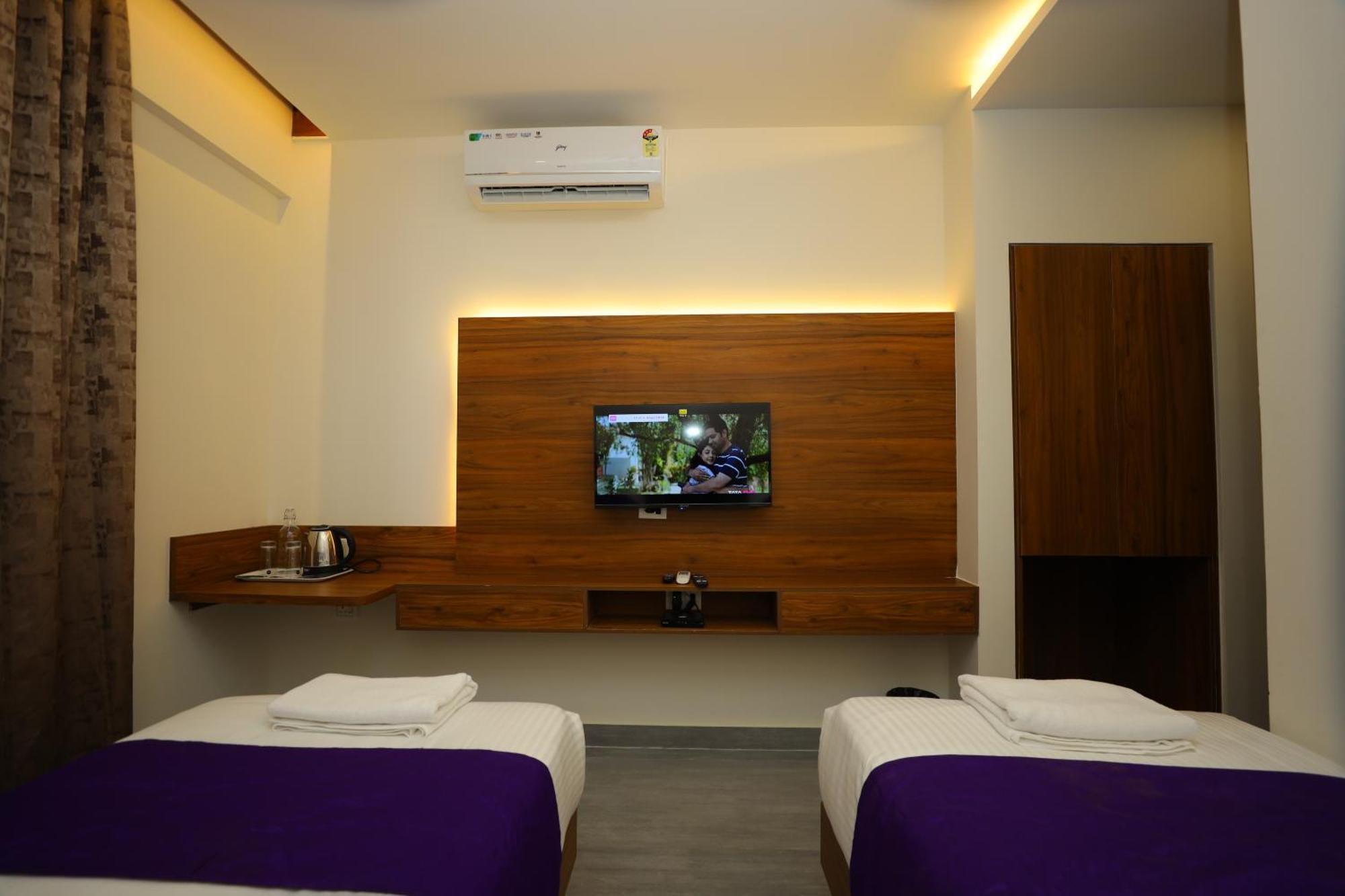 Silverkey Hotel Yelahanka Bangalore Dış mekan fotoğraf